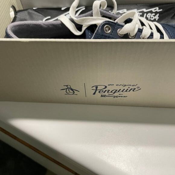 Penguin suede sneaker navy size 7 - Picture 4 of 9